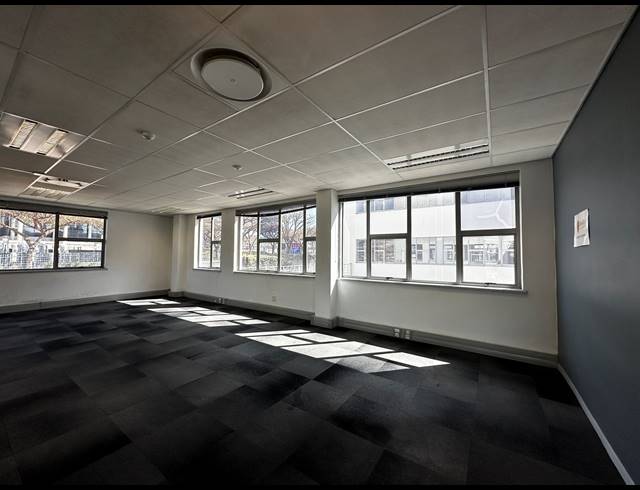 5,301M² OFFICE TO LET IN WOODMEAD